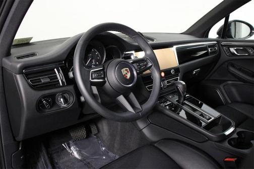 2025 Porsche Macan T