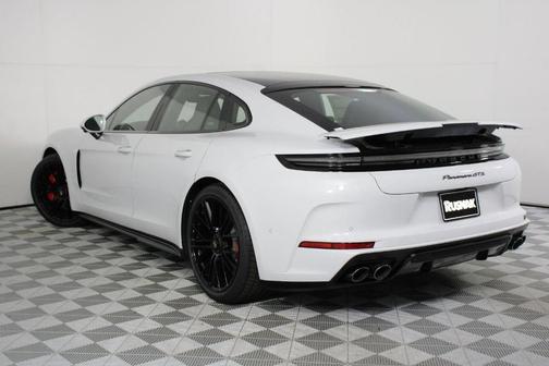 2026 Porsche Panamera GTS