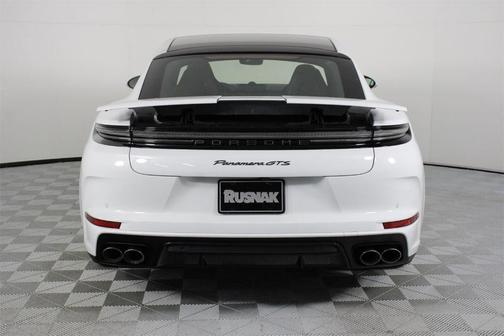 2026 Porsche Panamera GTS