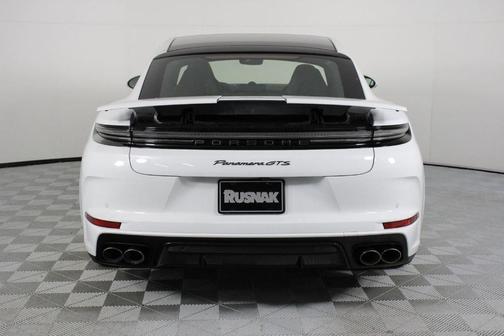 2026 Porsche Panamera GTS