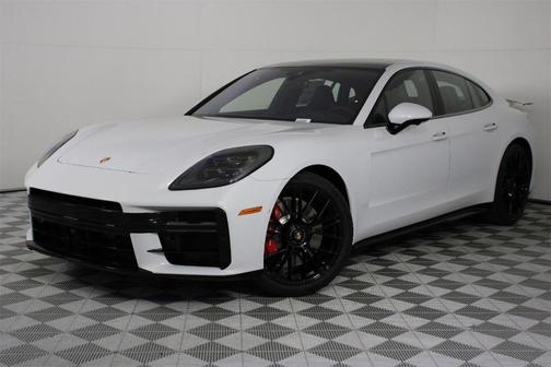2026 Porsche Panamera GTS
