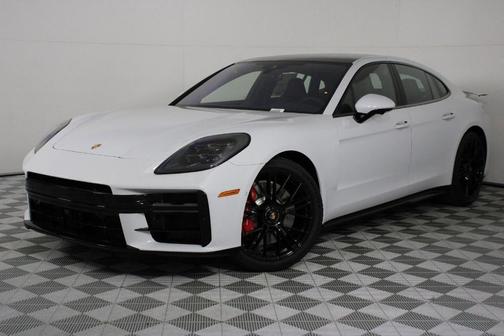2026 Porsche Panamera GTS