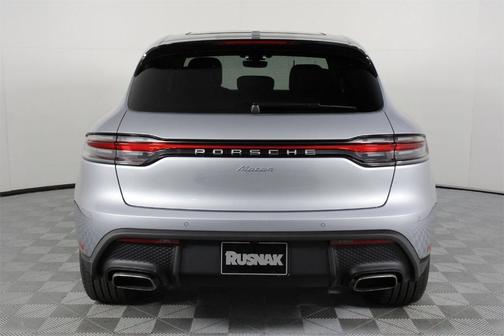 2026 Porsche Macan Base