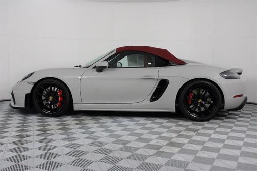 2022 Porsche 718 Spyder Base