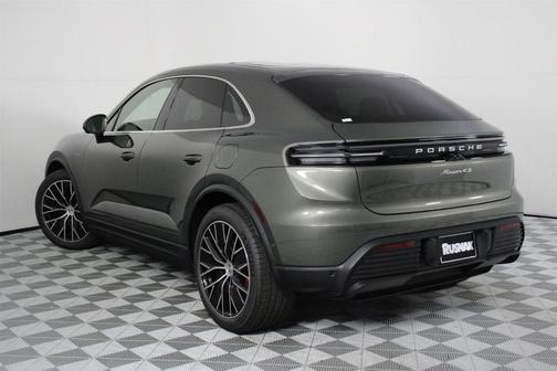 2025 Porsche Macan 4S