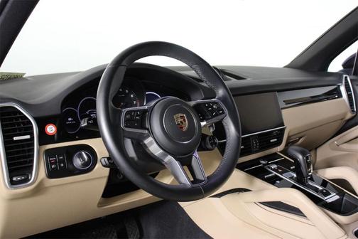 2023 Porsche Cayenne 