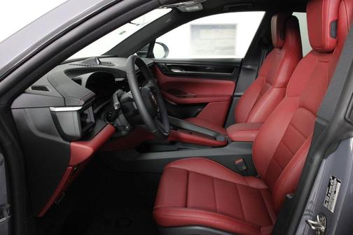 2026 Porsche Macan 4S