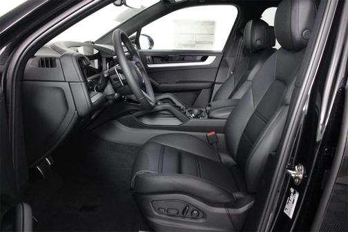 2025 Porsche Cayenne S