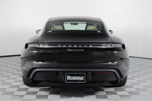 2022 Porsche Taycan 4S