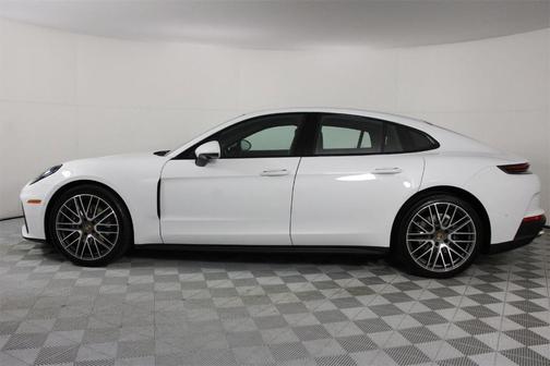 2025 Porsche Panamera Base