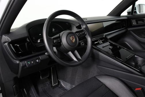2025 Porsche Panamera Base