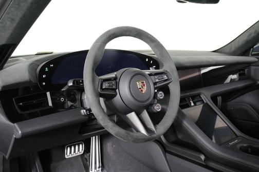 2025 Porsche Taycan Turbo