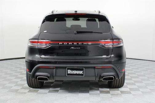 2026 Porsche Macan Base