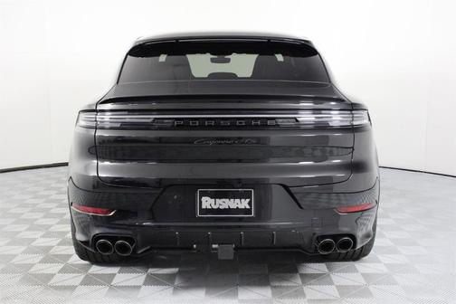 2025 Porsche Cayenne GTS