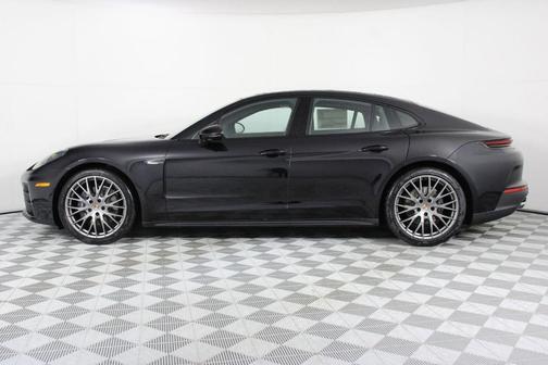 2026 Porsche Panamera Base