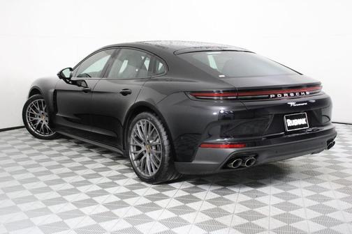 2026 Porsche Panamera Base