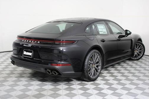 2026 Porsche Panamera Base