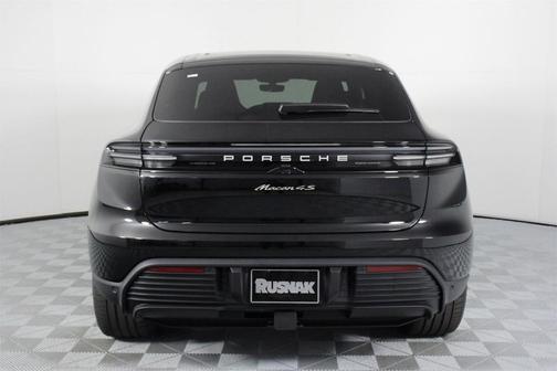 2025 Porsche Macan 4S