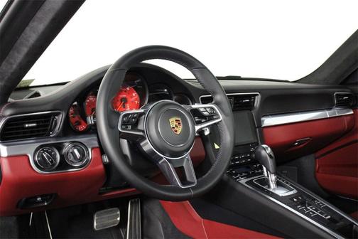 2018 Porsche 911 Carrera 4S