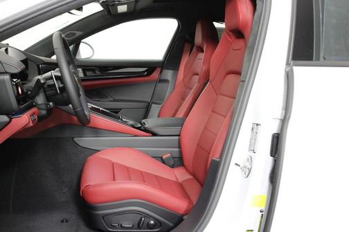 2026 Porsche Panamera GTS