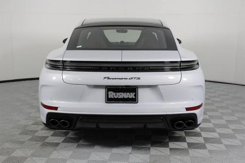 2026 Porsche Panamera GTS