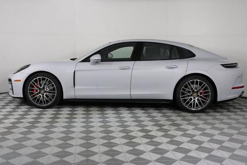 2026 Porsche Panamera GTS