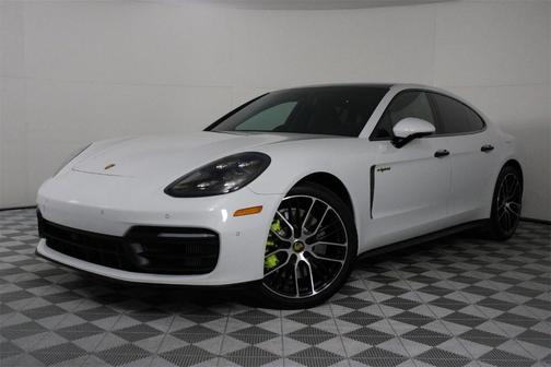2022 Porsche Panamera E-Hybrid 4