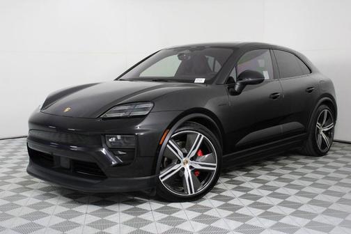 2025 Porsche Macan 4S