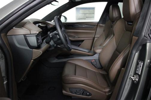 2025 Porsche Macan Turbo