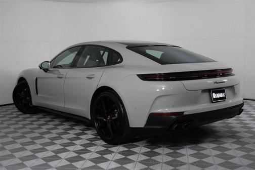 2025 Porsche Panamera Base
