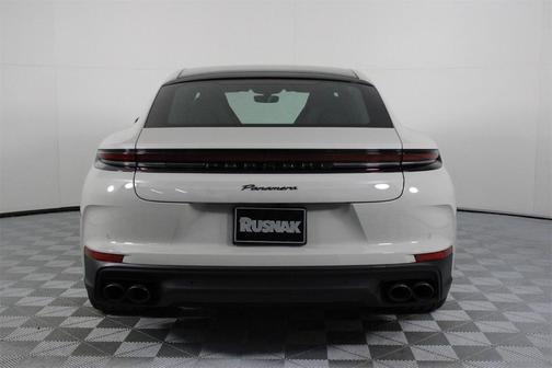 2025 Porsche Panamera Base