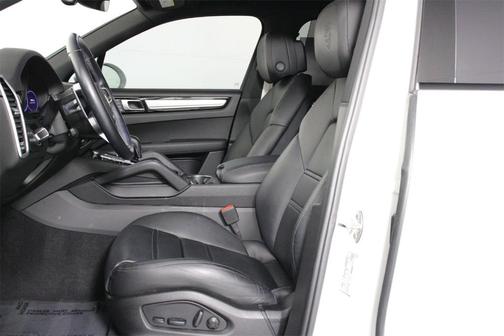 2022 Porsche Cayenne Platinum Edition