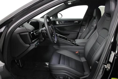 2025 Porsche Panamera Base