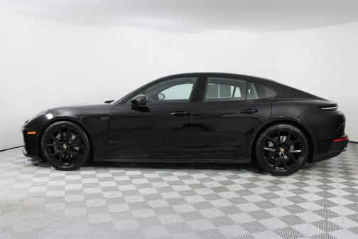 2025 Porsche Panamera Base