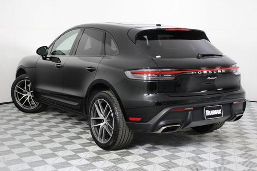 2025 Porsche Macan T