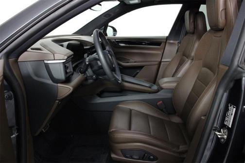 2025 Porsche Macan 4