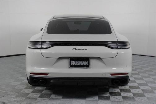 2023 Porsche Panamera Platinum Edition