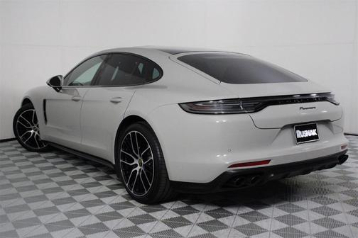 2023 Porsche Panamera Platinum Edition