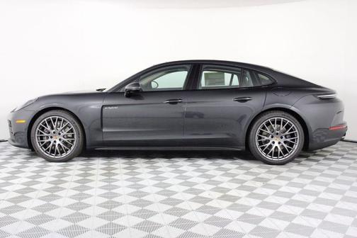 2026 Porsche Panamera 4