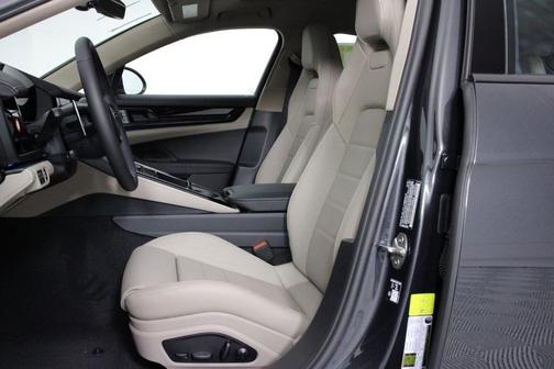 2026 Porsche Panamera 4