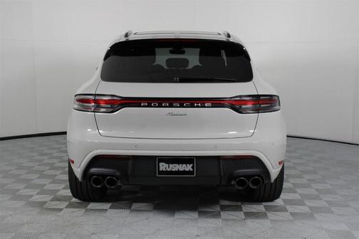 2026 Porsche Macan Base