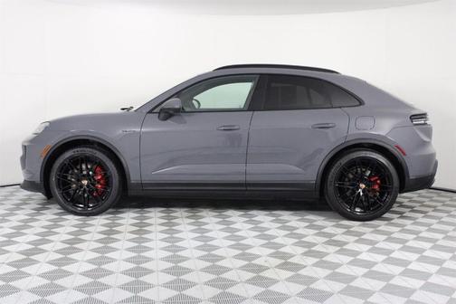 2025 Porsche Macan 4S