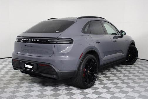2025 Porsche Macan 4S