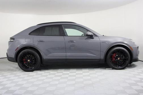 2025 Porsche Macan 4S