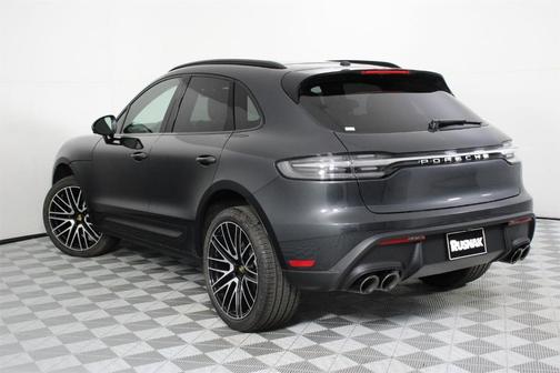 2026 Porsche Macan Base