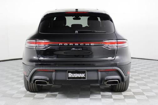 2026 Porsche Macan Base
