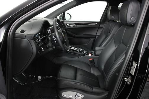 2025 Porsche Macan T