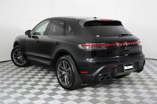 2025 Porsche Macan T