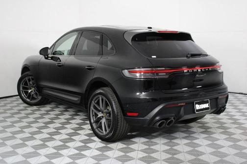 2025 Porsche Macan T