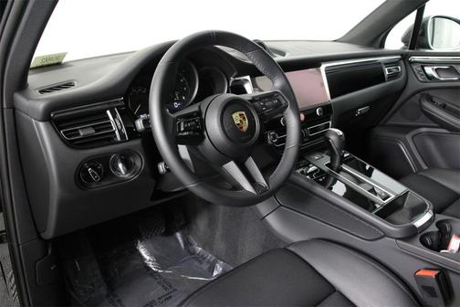 2025 Porsche Macan T